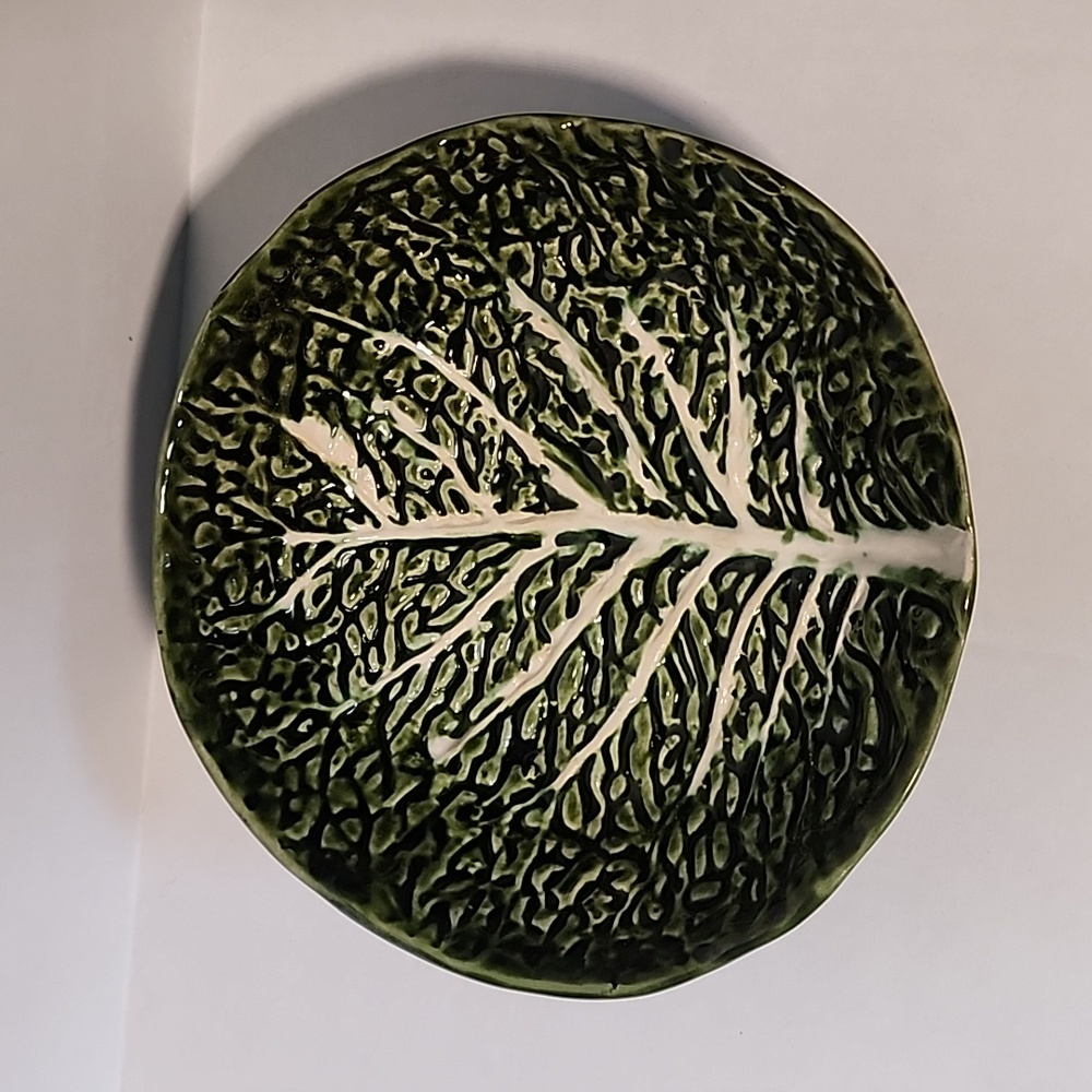 Portugal Pottery Green  Cabbage leaf  serving bowl